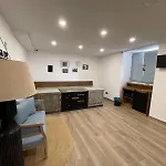 04 Apartment *