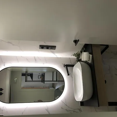 04 Apartment
